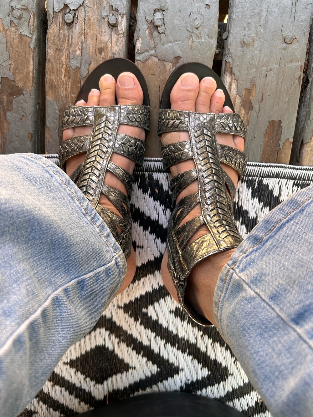 Elizabeth and James metallic, silver gladiator sandals, vintage - Picture 13 of 13